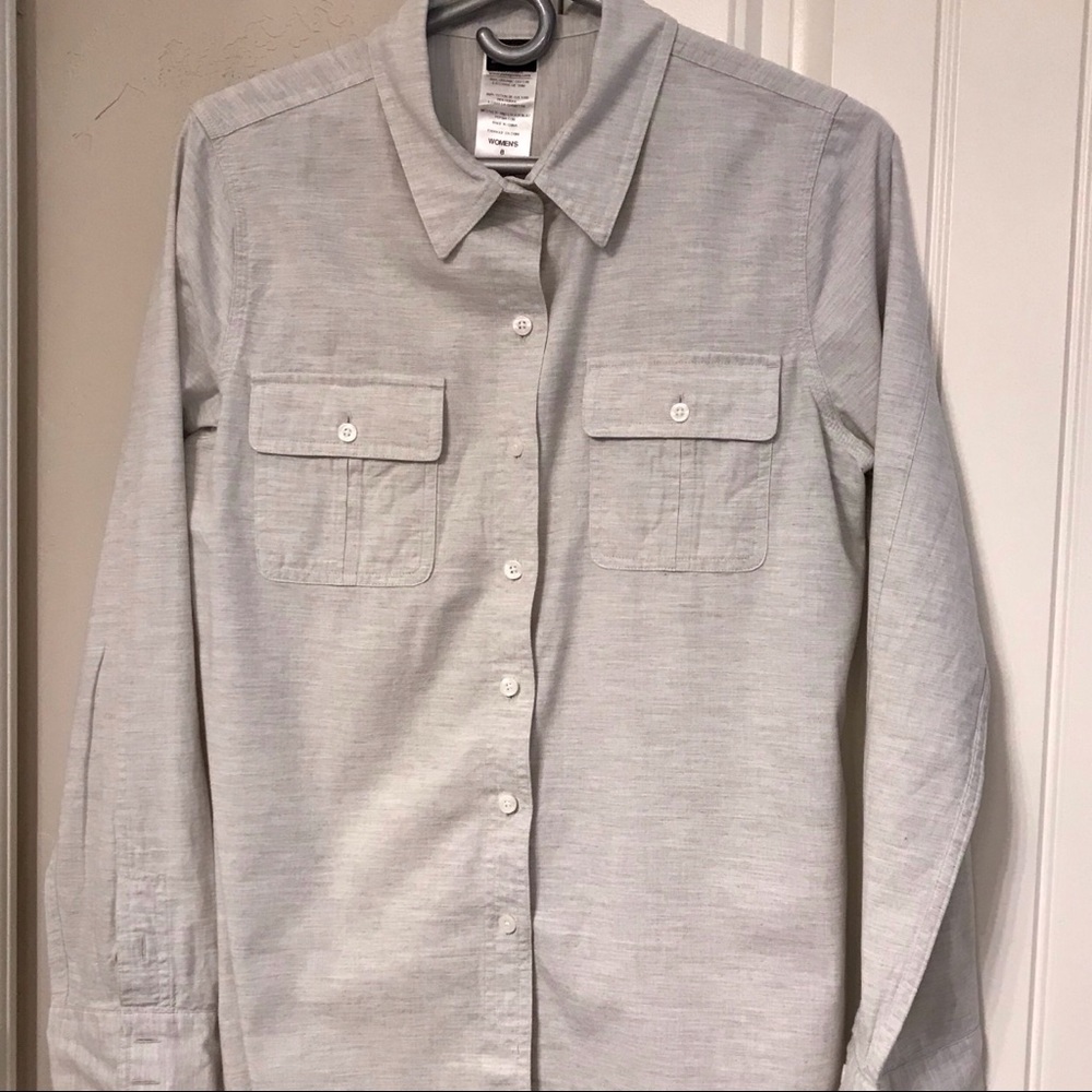 Patagonia shirt, light grey, never worn, size 8